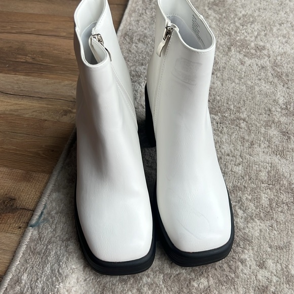 Brienne Platform Bootie - Picture 8 of 8